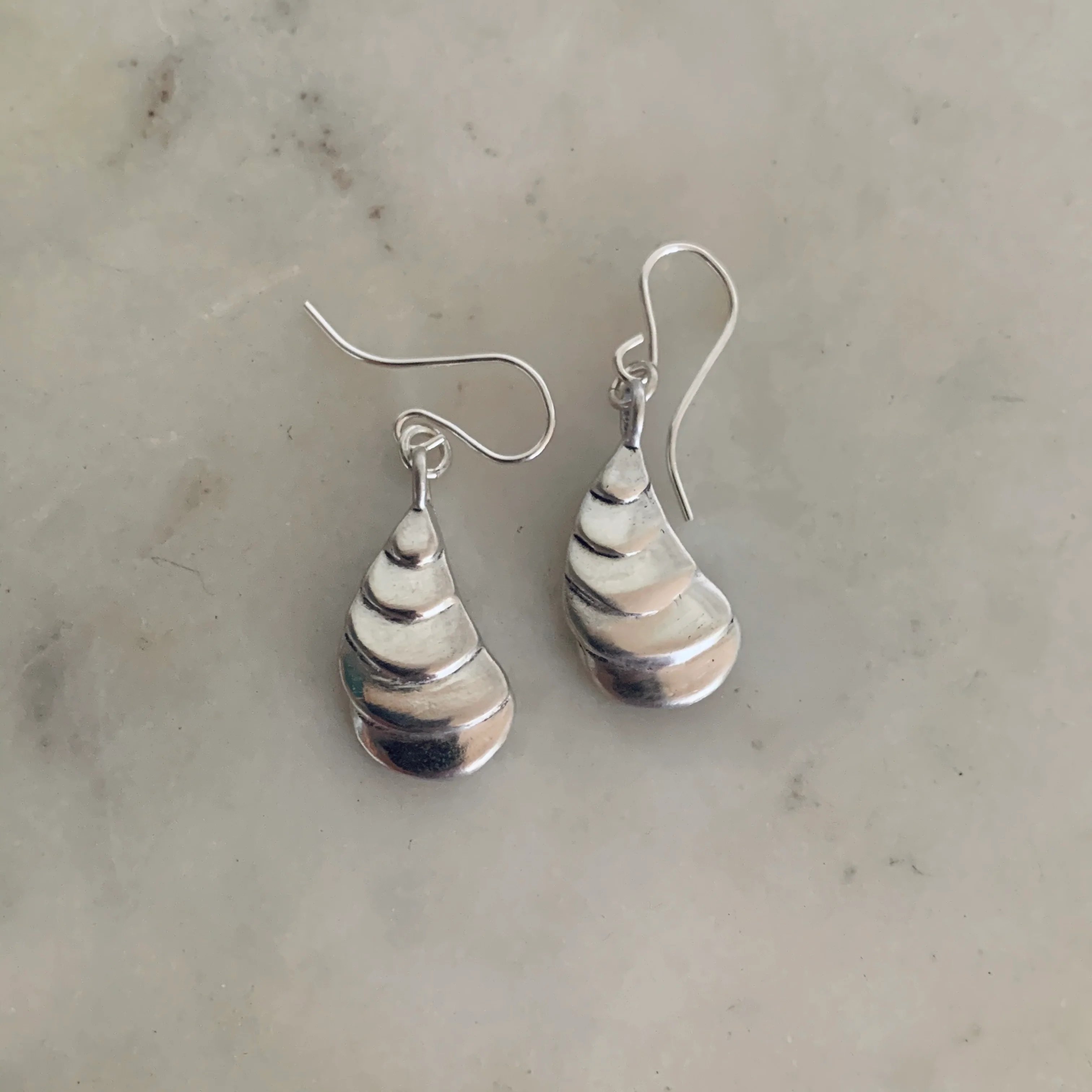 OYSTER EARRINGS - Image 4