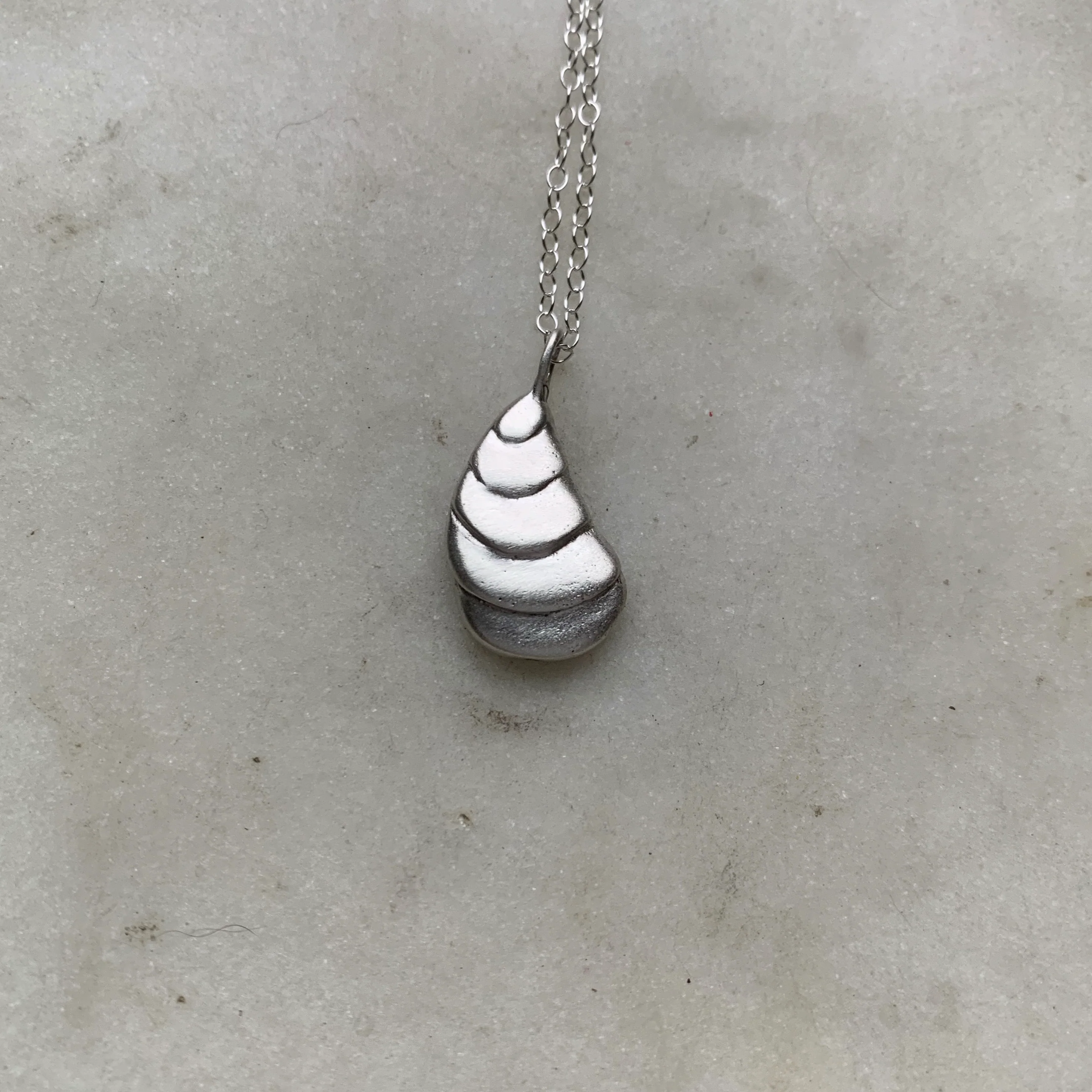 OYSTER PENDANT — SMALL - Image 6