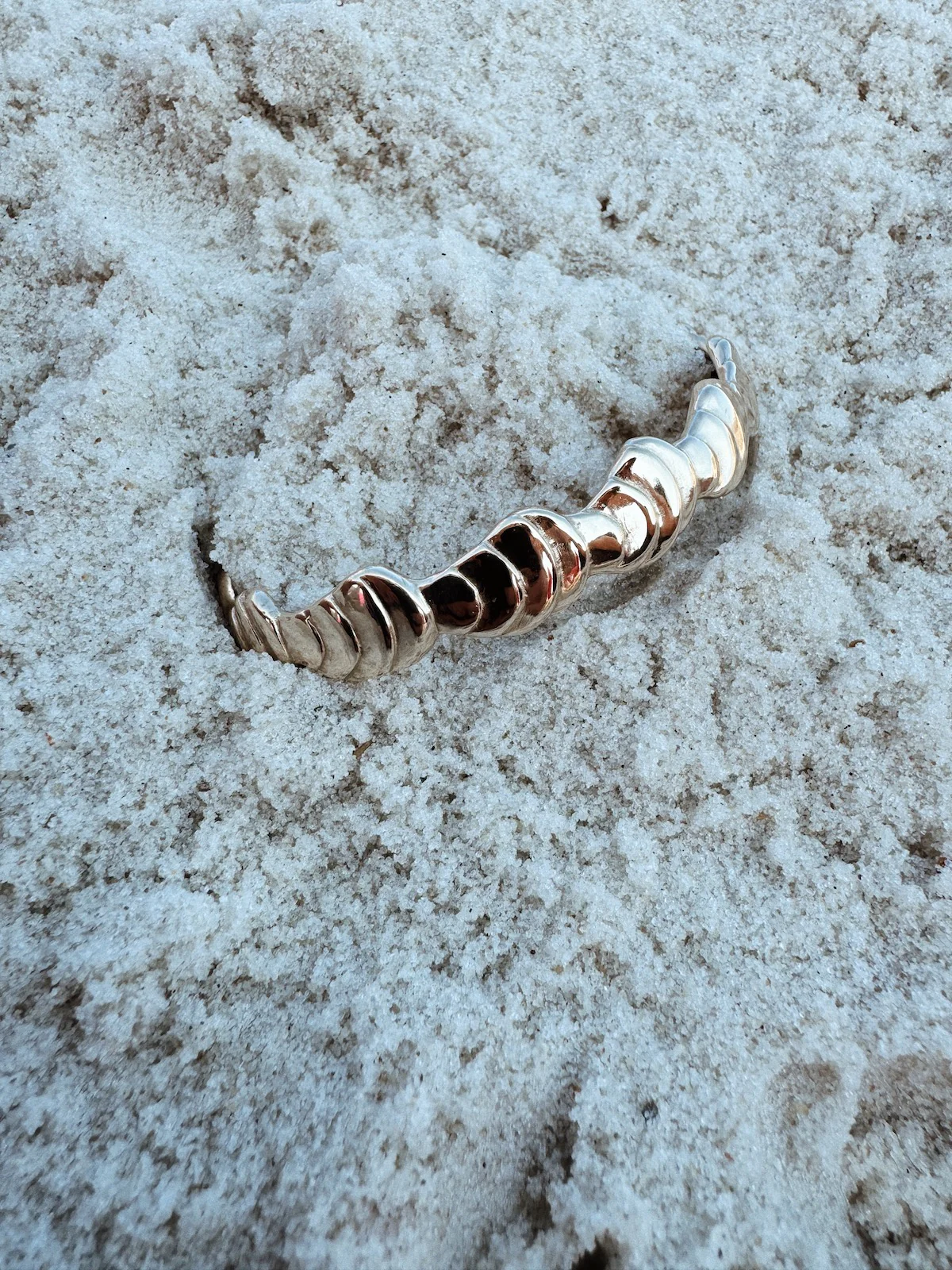 OYSTER SHELL CUFF - Image 3