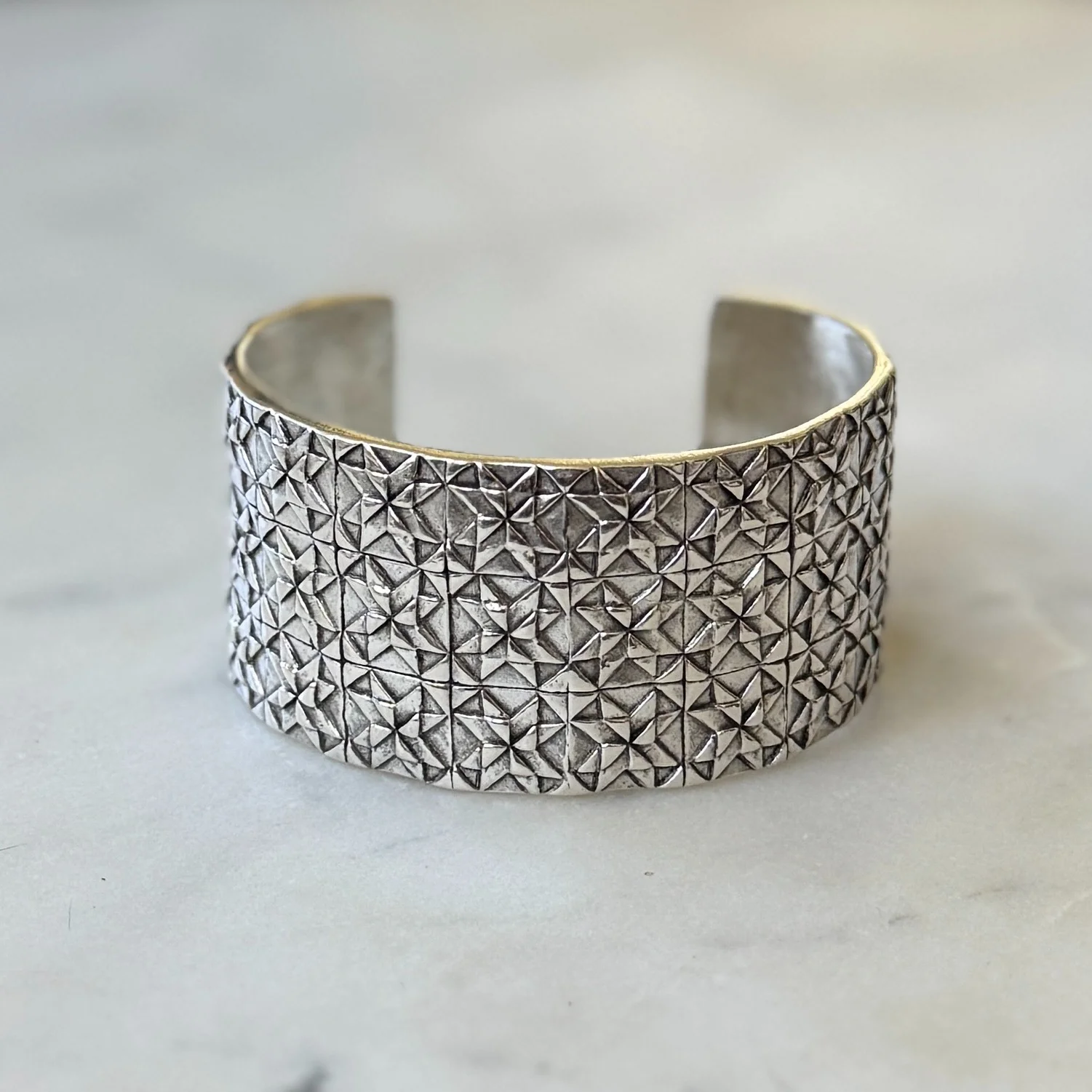 QUILT SQUARE CUFF — THREE ROW - Image 10