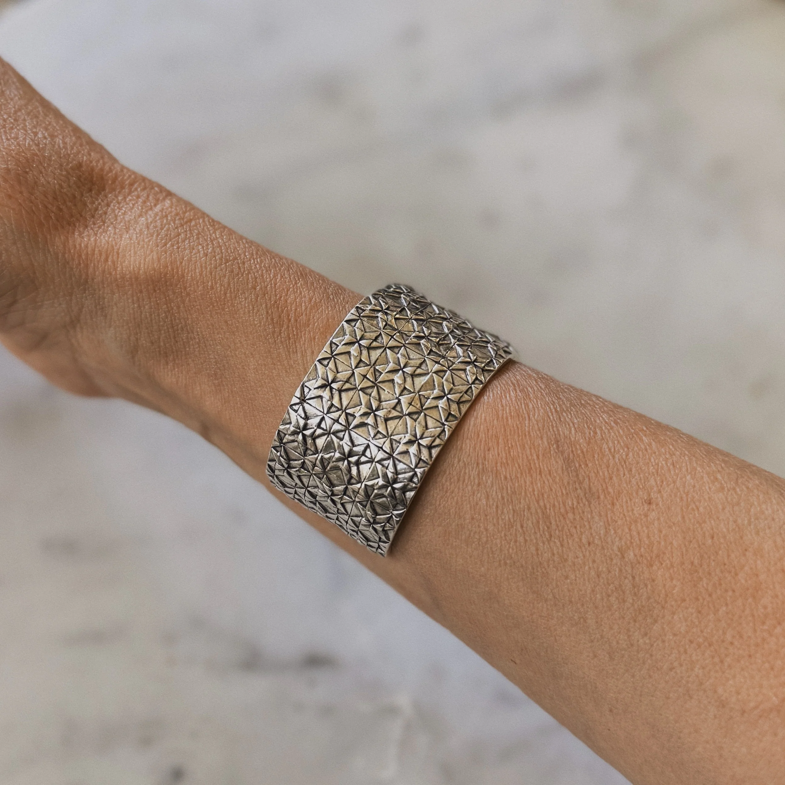 QUILT SQUARE CUFF — THREE ROW - Image 12