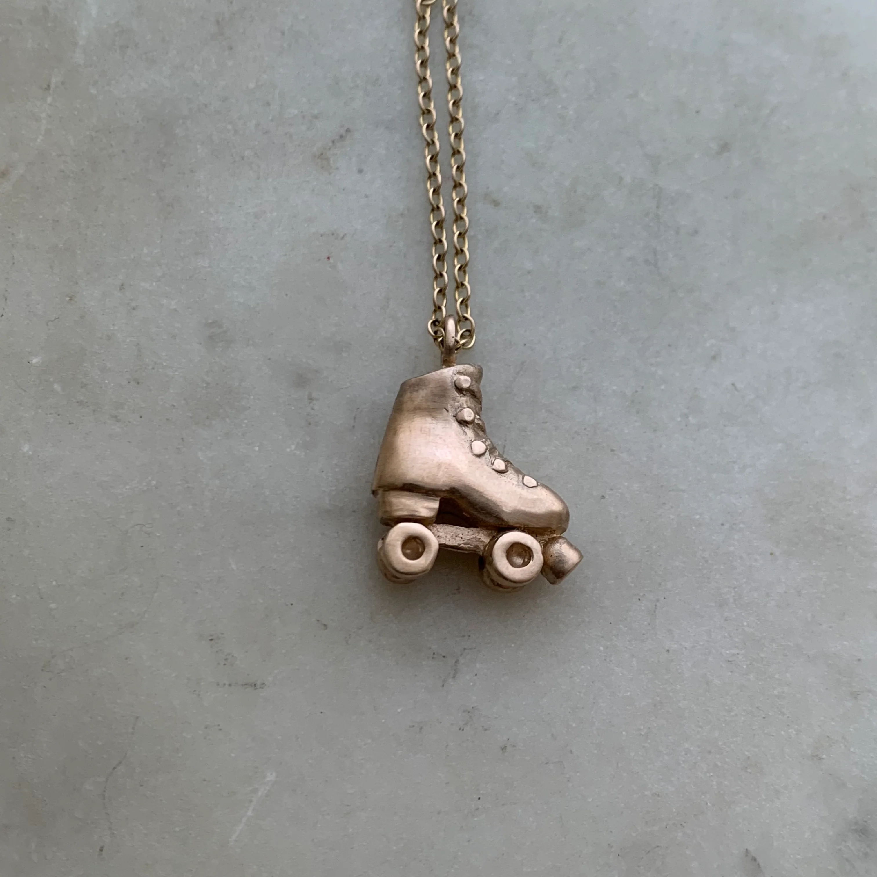 ARCHIVE — ROLLER SKATE PENDANT