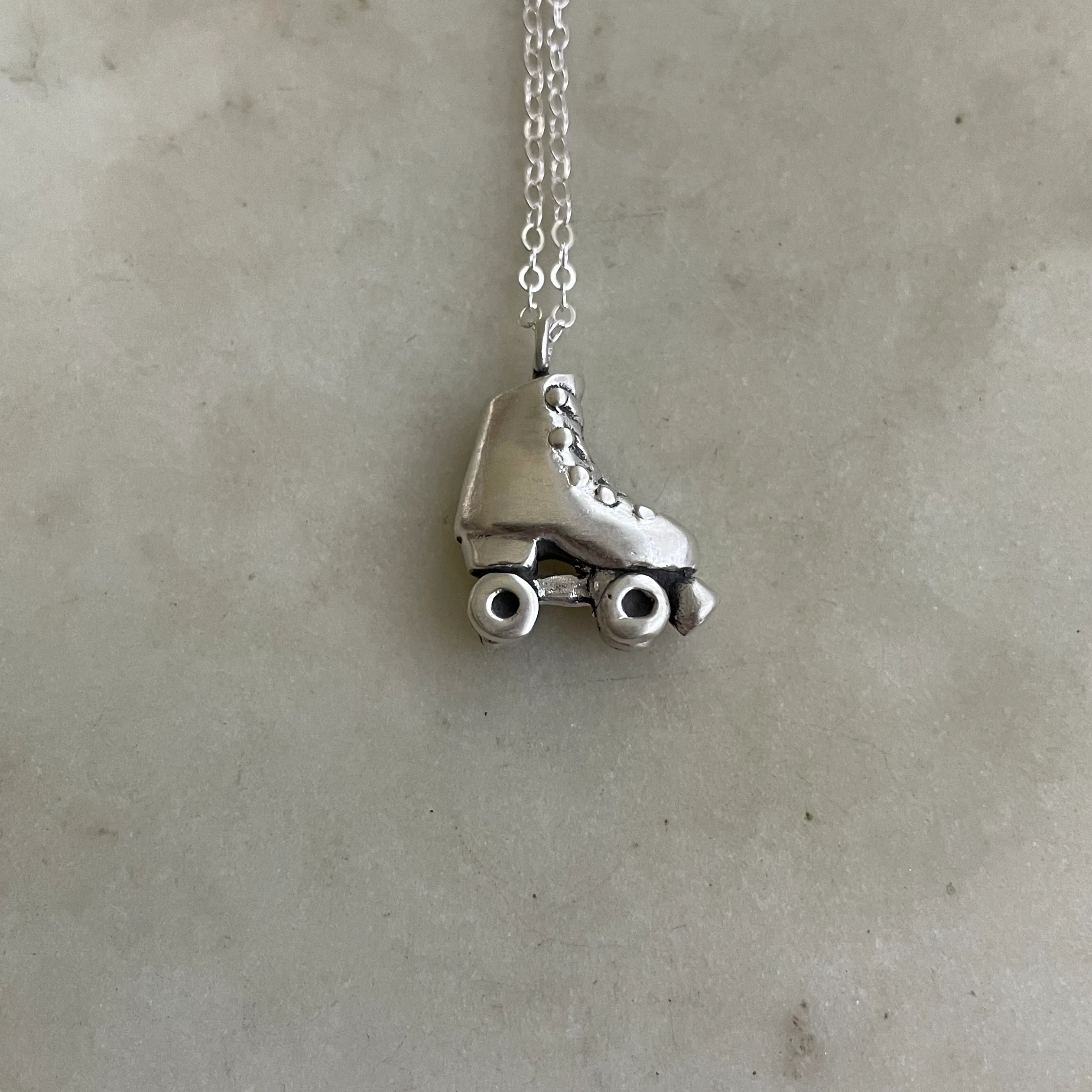 ARCHIVE — ROLLER SKATE PENDANT - Image 10