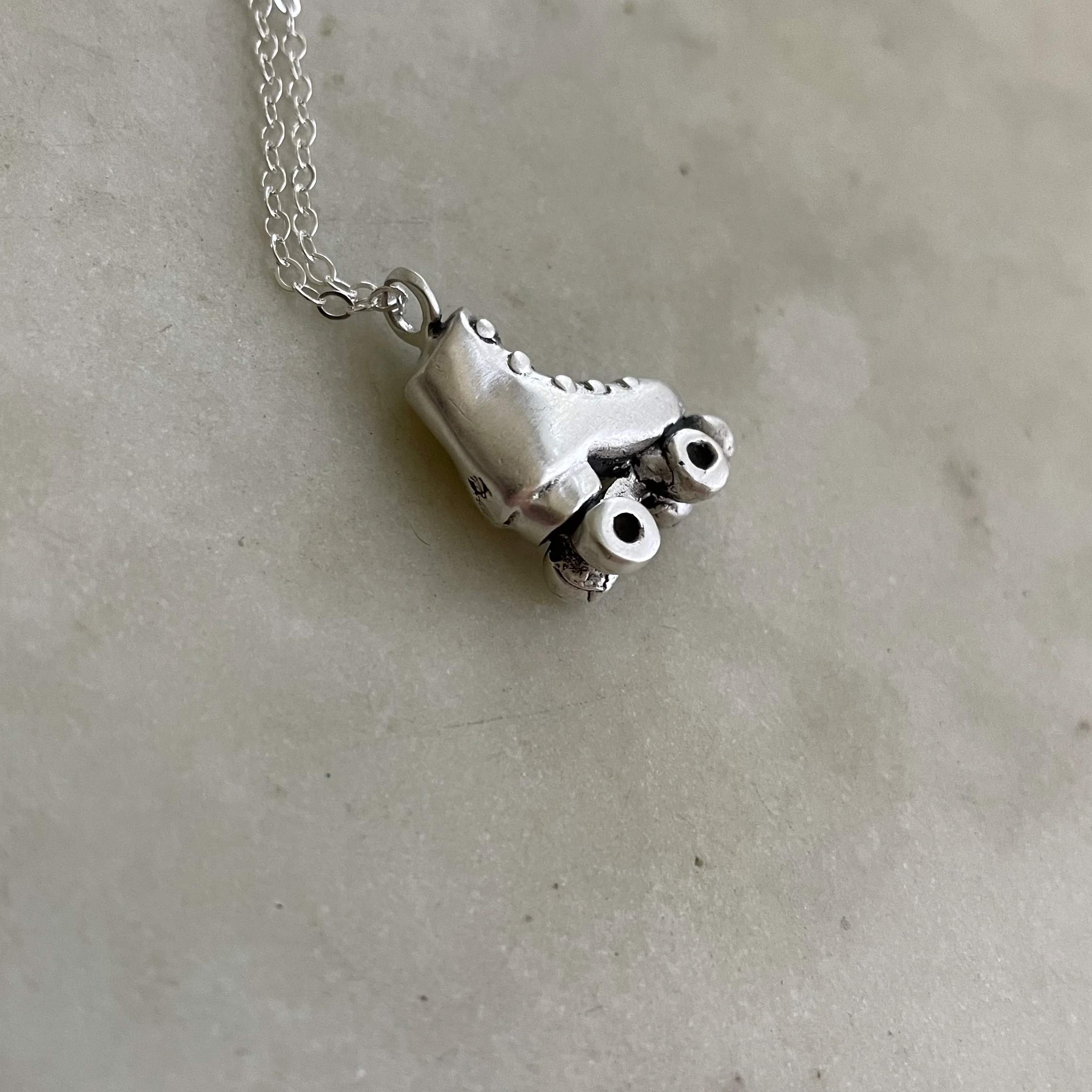 ARCHIVE — ROLLER SKATE PENDANT - Image 12