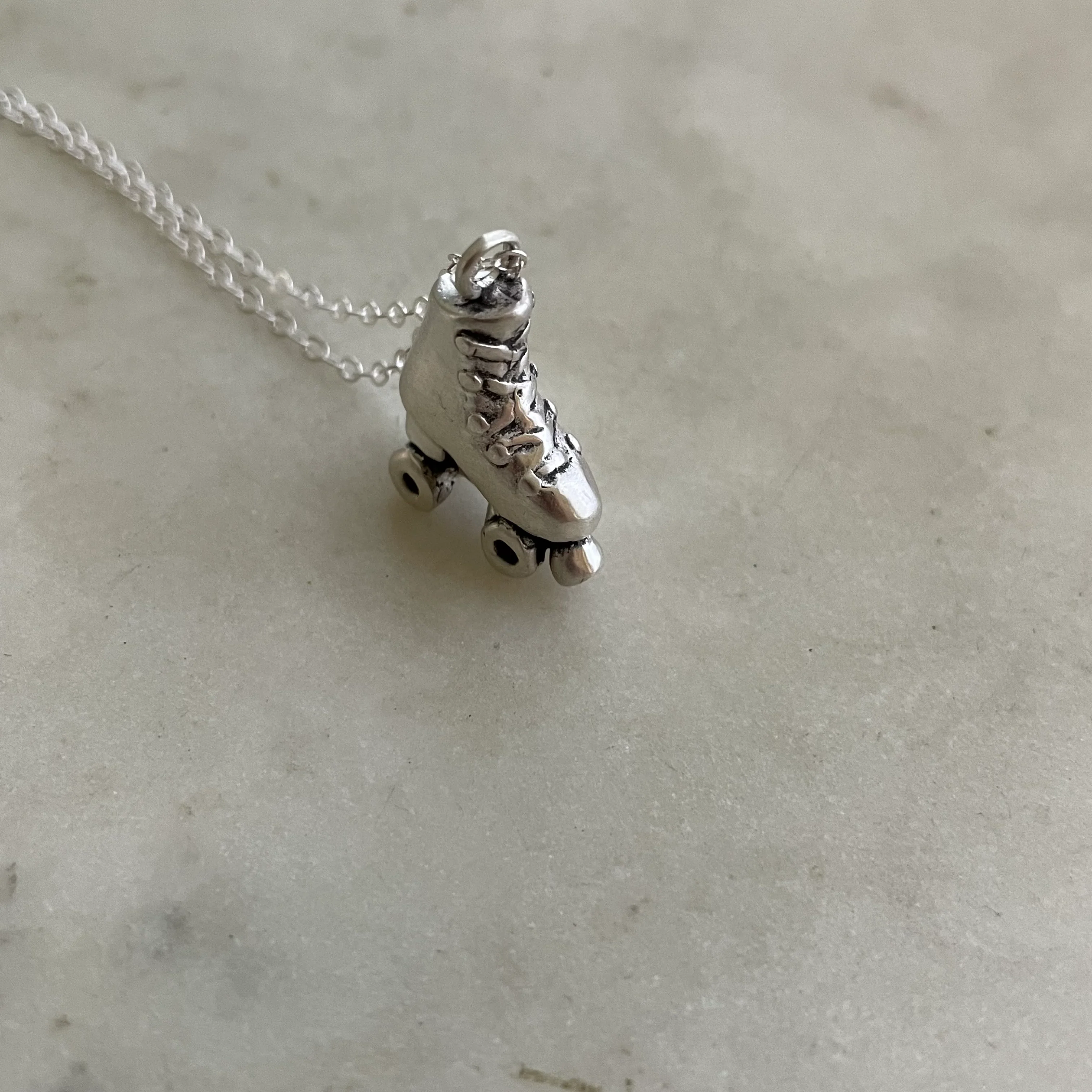 ARCHIVE — ROLLER SKATE PENDANT - Image 13