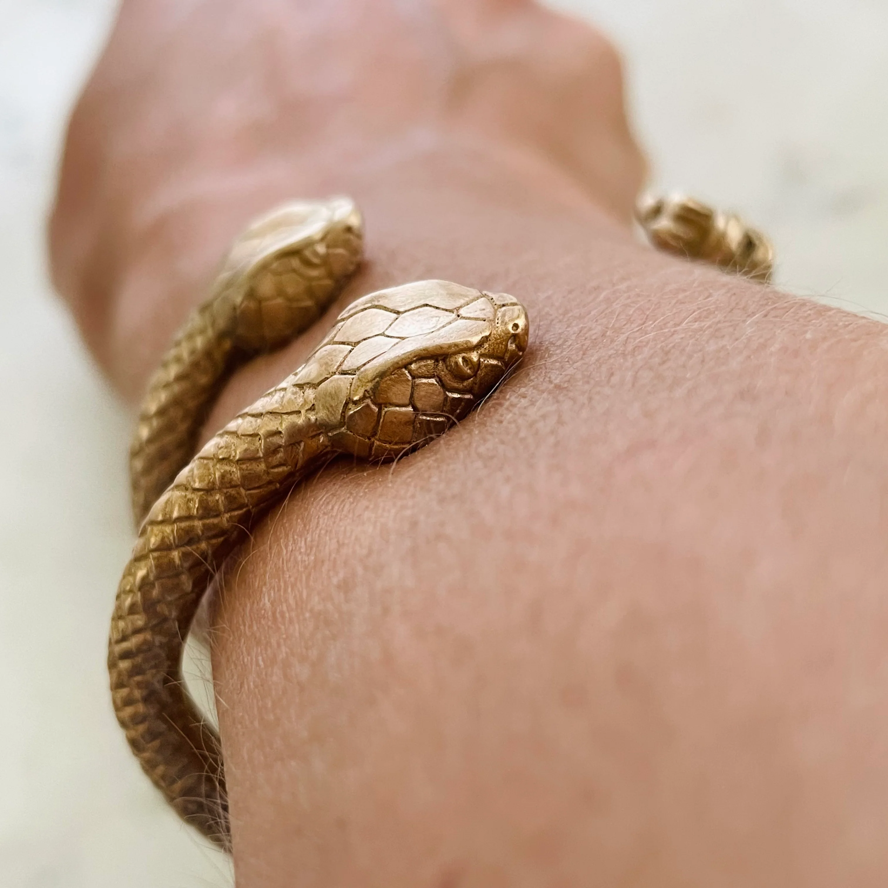 SNAKE-ROPE CUFF - Image 10
