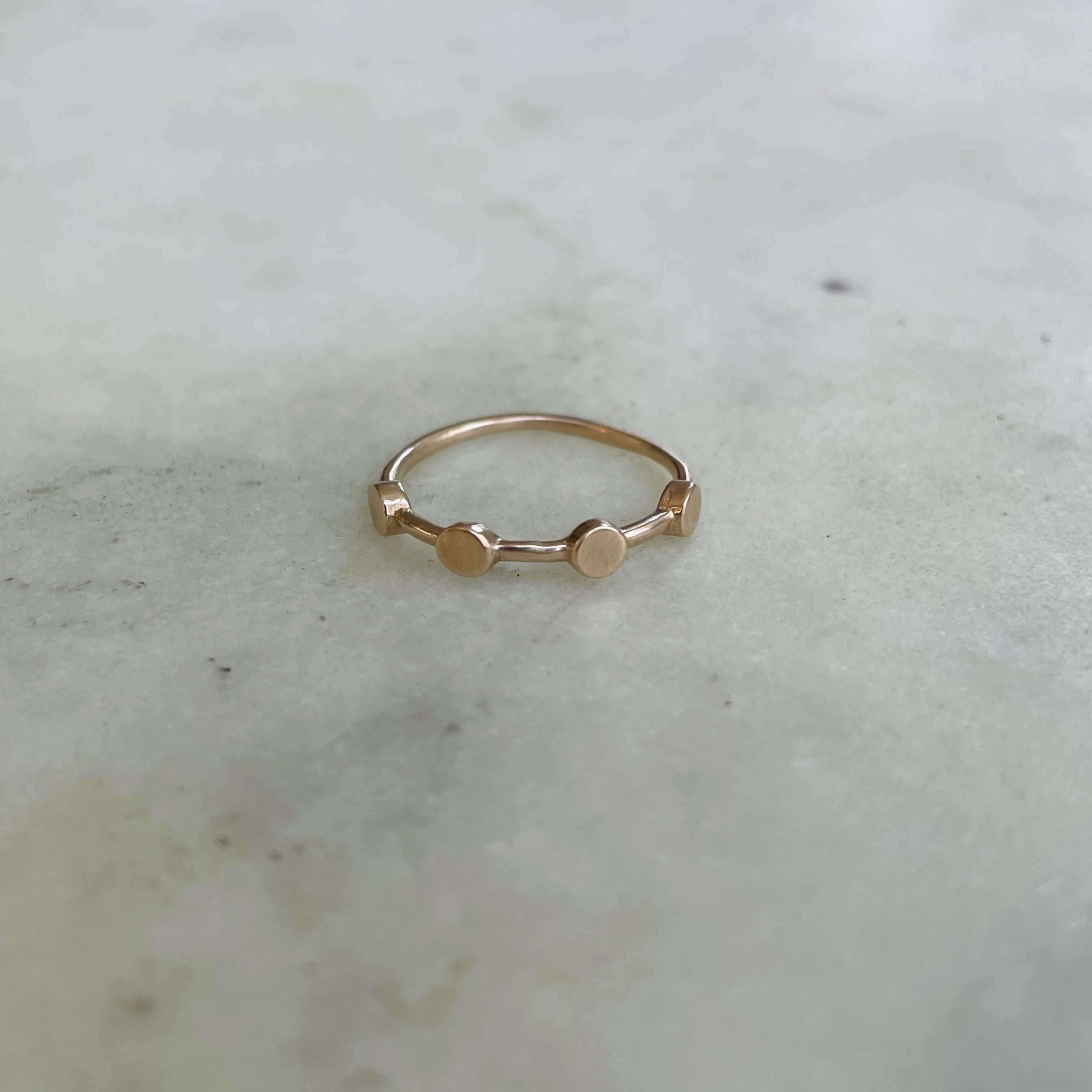 DOT TO DOT RING + STONES