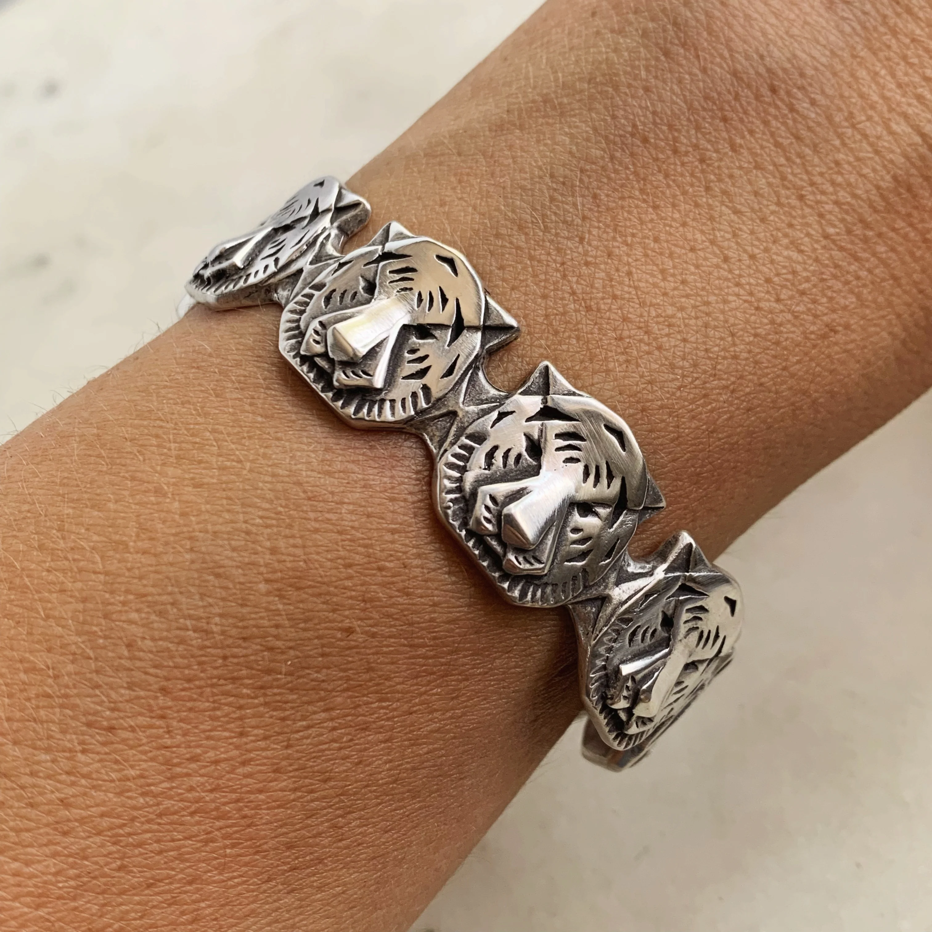 TIGER CUFF - Image 9